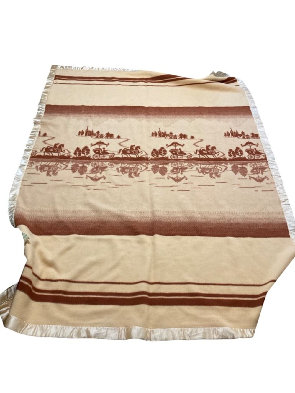 Pure New Wool Blanket With Carriage Scene Pattern And Satin Trim 88" X 67" - Picture 3 of 11